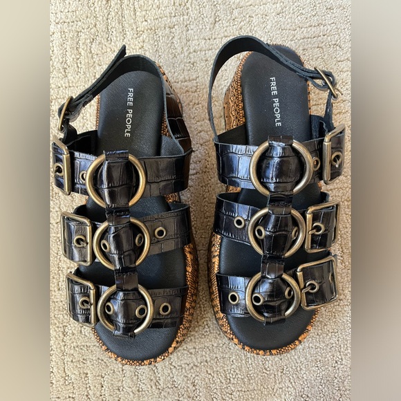Free People Platform Sandals - Picture 9 of 9